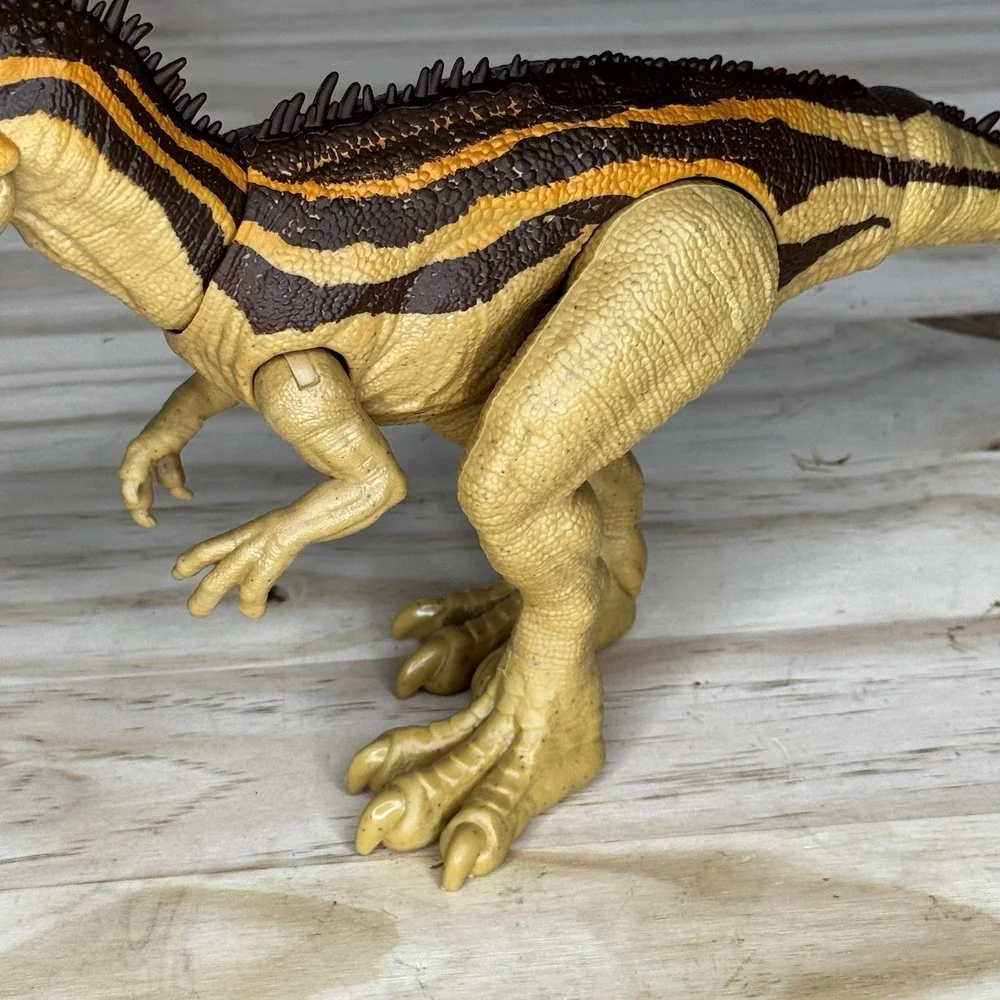 Jurassic World Dino Escape Mega Destroyers 'Carcharodontosaurus' Attack Action
